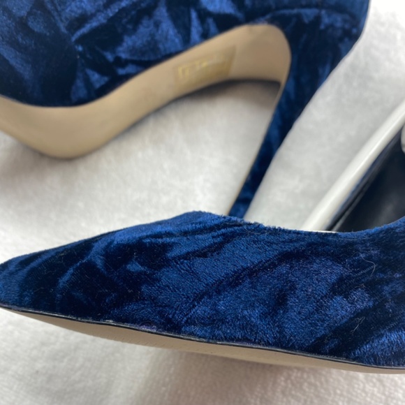(NIB) ALDO Blue Velvet Stiletto Heels - Stessy - Picture 2 of 7